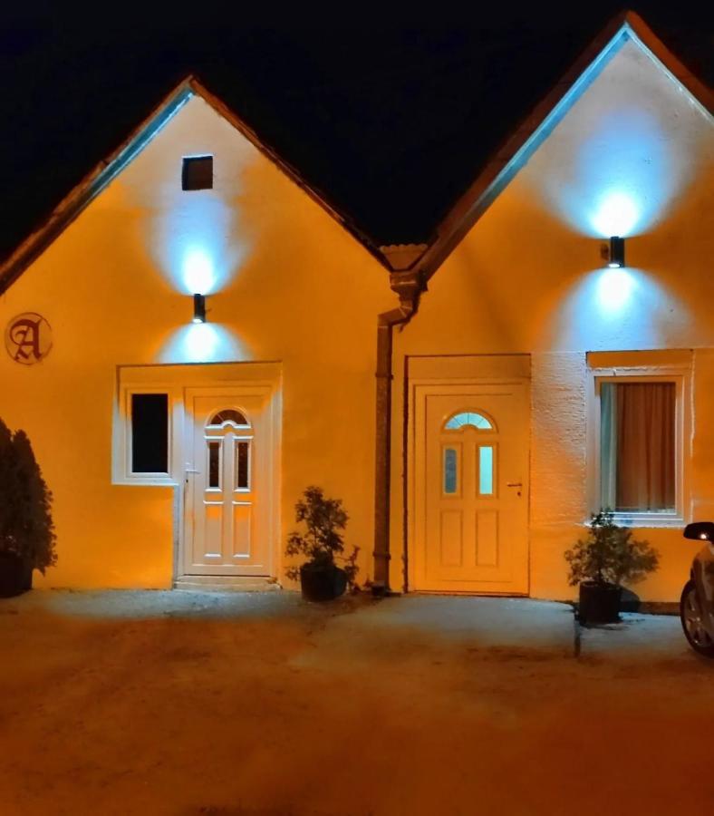 Apartmán Prenociste Indija Hrvic Exteriér fotografie